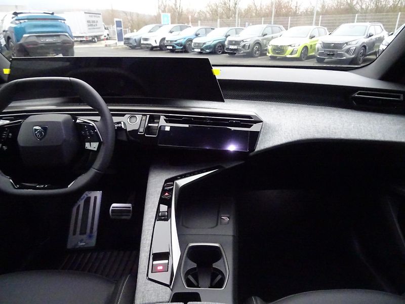 Peugeot 5008 (2026) GT Hybrid 145k e-DCS6 - fotka 19 z 56