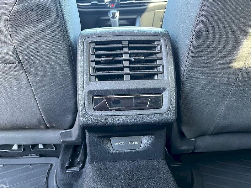 Volkswagen Golf (2022) Variant 1,0TSi 81kW Life 6G - fotka 20 z 33