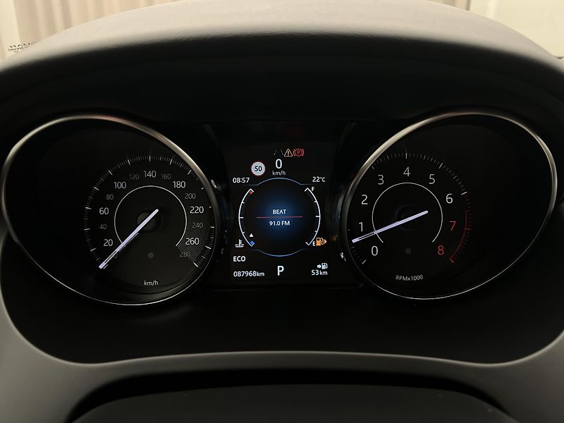 Jaguar E-Pace P250 AWD AUT - fotka 22 z 44