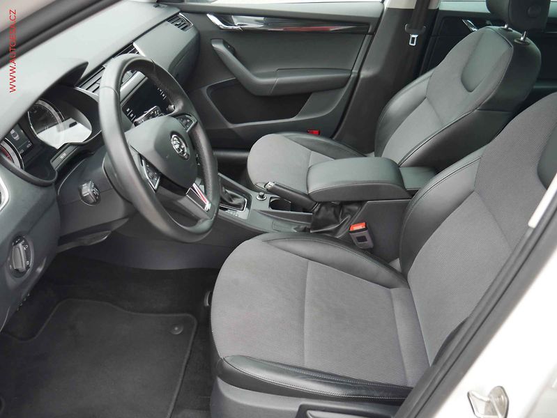 Škoda Octavia (2019) 1.5 TSi, ČR, Style, DSG - fotka 9 z 21
