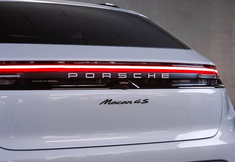Porsche Macan 4S InnoDrive PASM 360 Venti - fotka 8 z 21