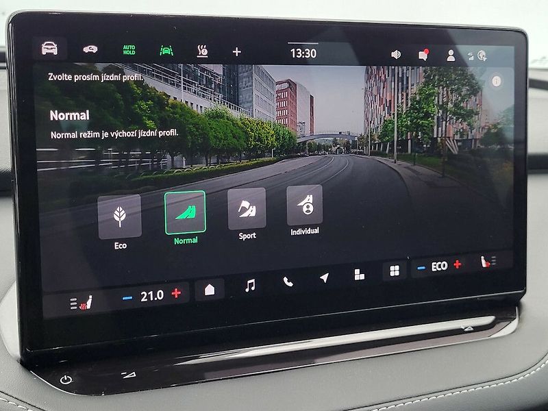 Škoda Elroq Sportline 85 82kWh 210kW - fotka 27 z 35