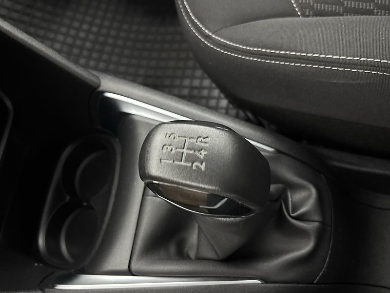 Peugeot 208 Hatchback 208 - fotka 20 z 26