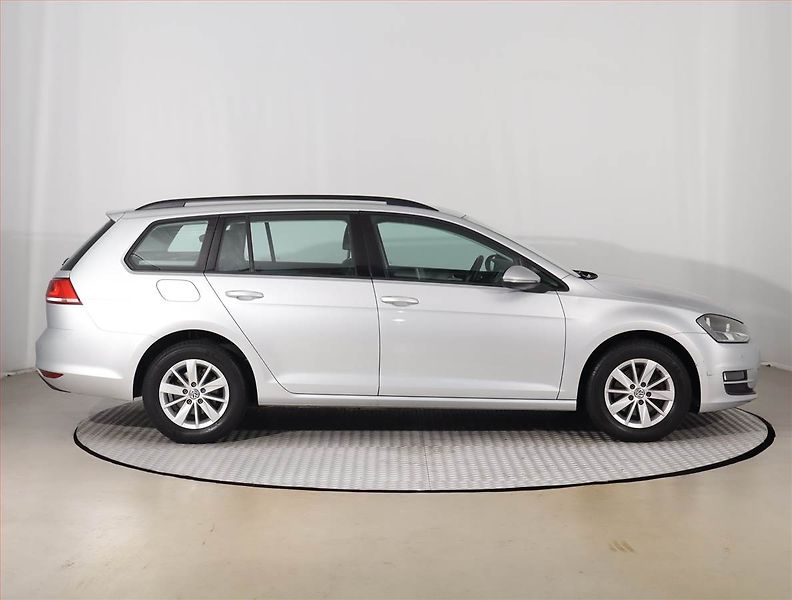 Volkswagen Golf (2015) 1.6 TDI, Serv.kniha, Tempomat - fotka 6 z 20