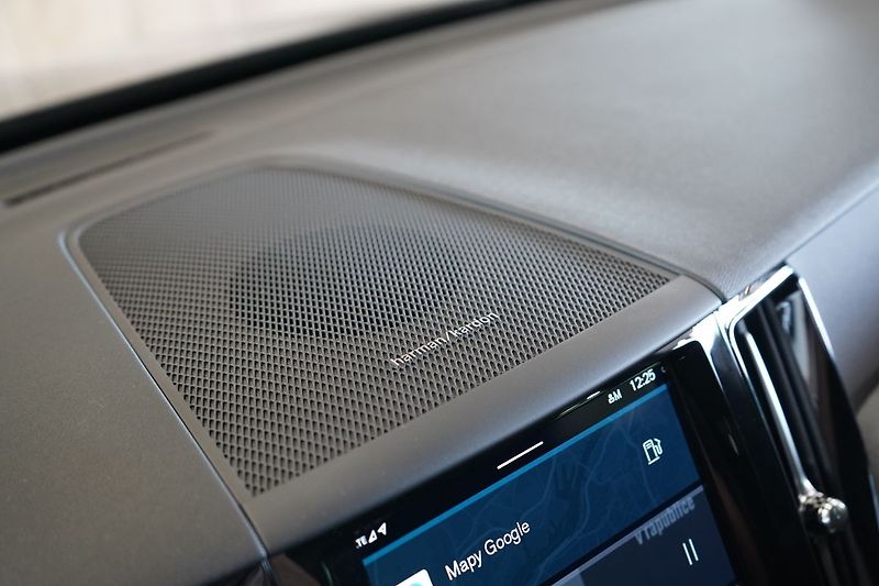Volvo XC60 B5 AWD Plus Dark, Ventilace - fotka 26 z 46