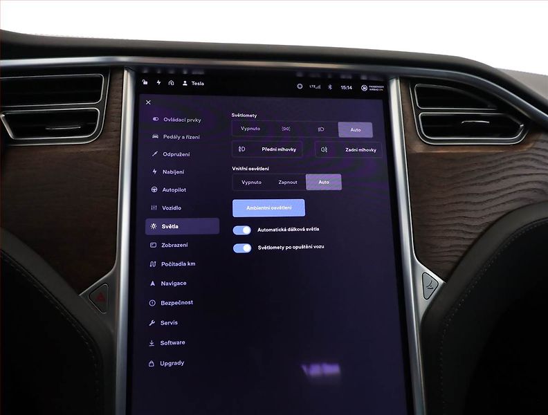 Tesla Model S (2018) 75D - fotka 17 z 27