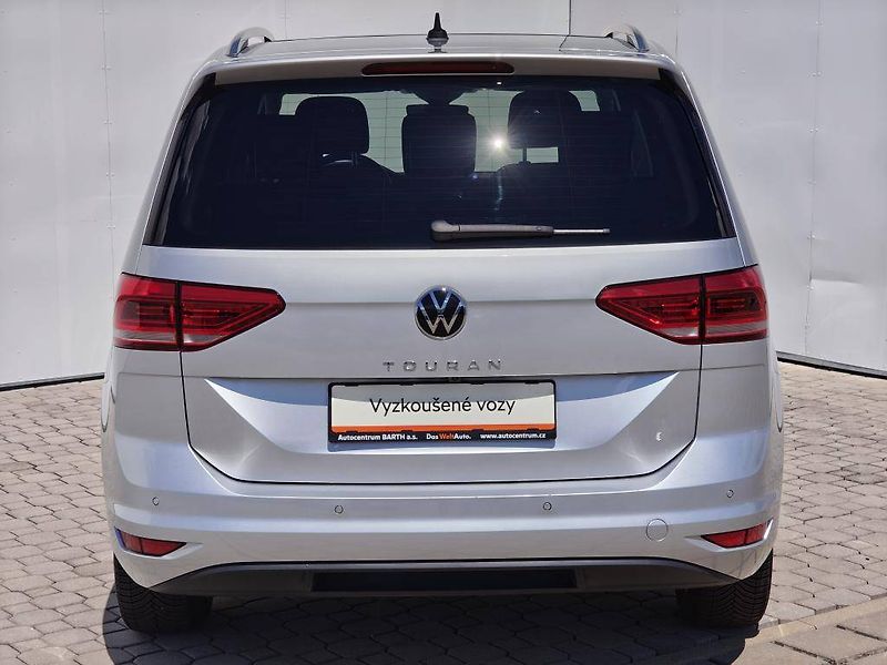 Volkswagen Touran Maraton Edition 7DSG 1,5TSI - fotka 23 z 26