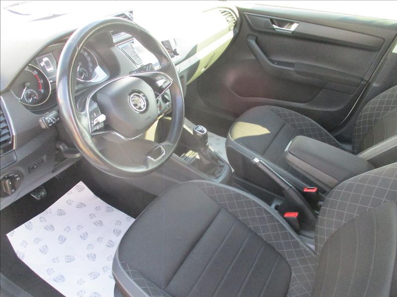 Škoda Fabia 1,0 TSI,klima,servis,DPH,CZ, - fotka 17 z 39