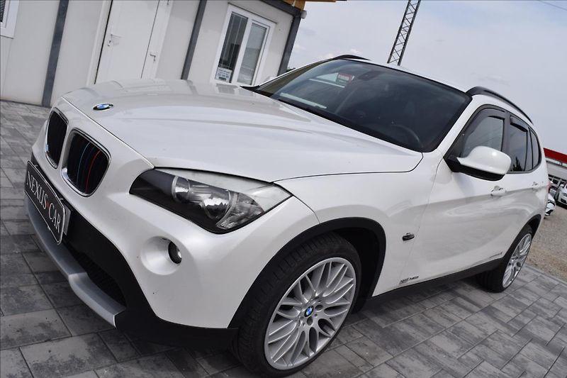 BMW X1 2,0 d 105KW 4X4 TAŽNÉ ALU - fotka 1 z 46