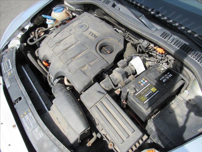 Škoda Octavia 1,6 TDi 77kW Combi - fotka 27 z 27