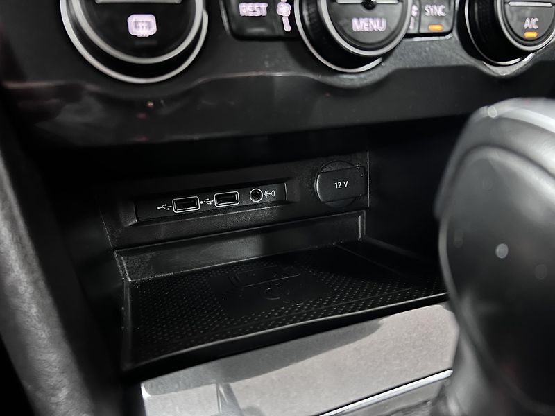 Volkswagen Tiguan 2.0 TSI 140 kW R-Line - fotka 49 z 50