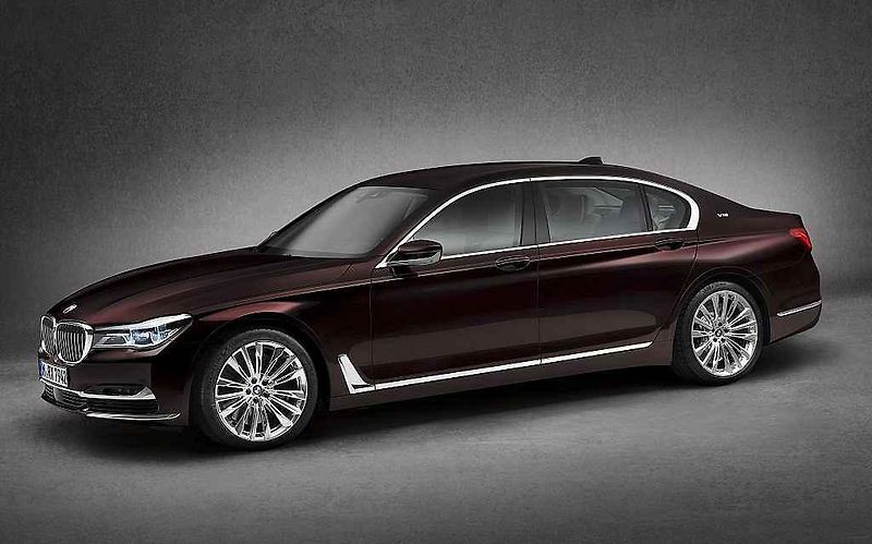 BMW M760Li xDrive.
