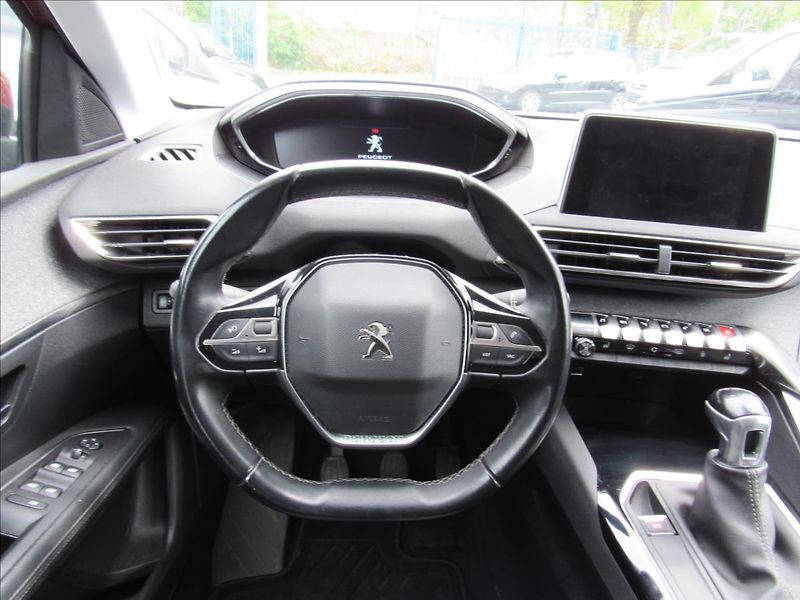Peugeot 3008 1,2 96kW Allure 1.majitel - fotka 12 z 34