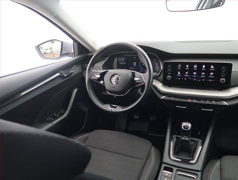 Škoda Octavia (2023) Ambition 2.0 TDI, ČR,1.maj - fotka 7 z 24