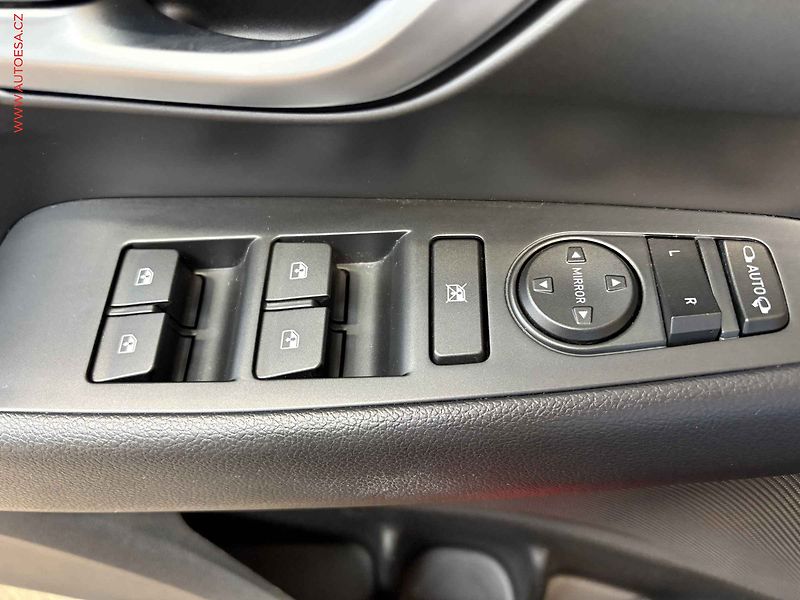 Hyundai i30 (2019) 1.4T-GDi, 1.maj,ČR - fotka 12 z 15