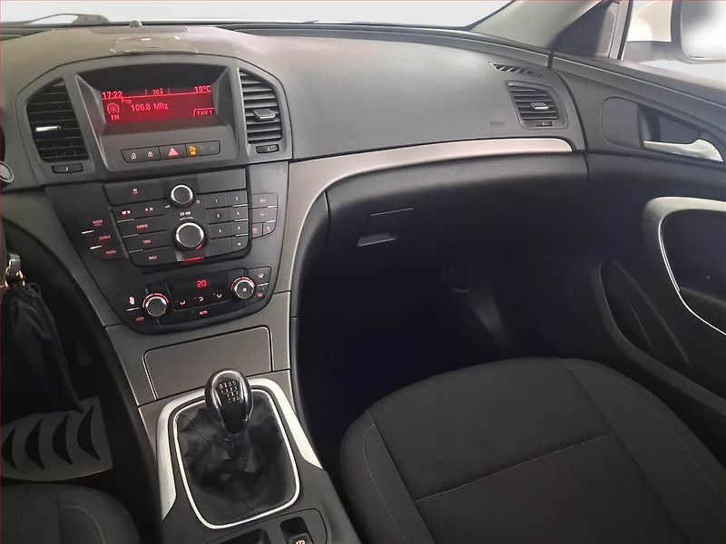 Opel Insignia (2011) 2.0 CDTI, Tempomat - fotka 8 z 16