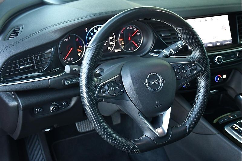 Opel Insignia 2.0CDTi COUNTRY TOURER 4X4 ČR - fotka 17 z 45