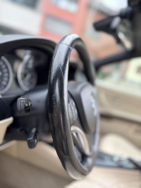 BMW Řada 3 320i cabrio e93 manuál - fotka 18 z 26