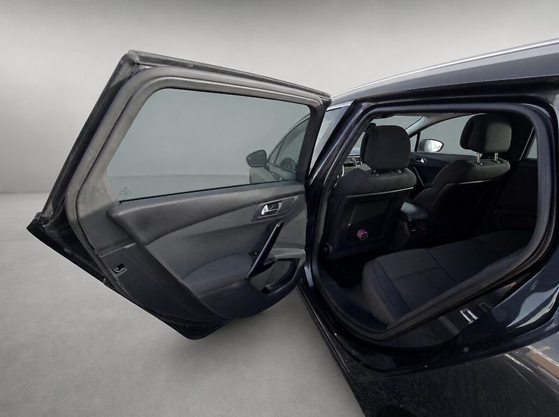 Peugeot 508 (2011) 1.6 HDi - fotka 11 z 23