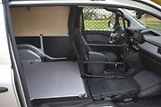 do poloviny kabiny pro cestující