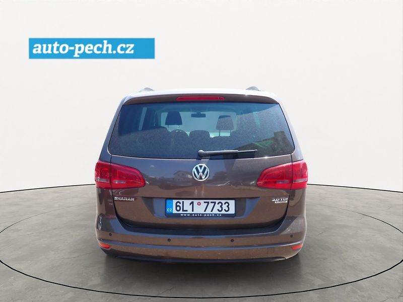 Volkswagen Sharan (2011) 2.0 TDI, 103 kW, 7 míst - fotka 3 z 31