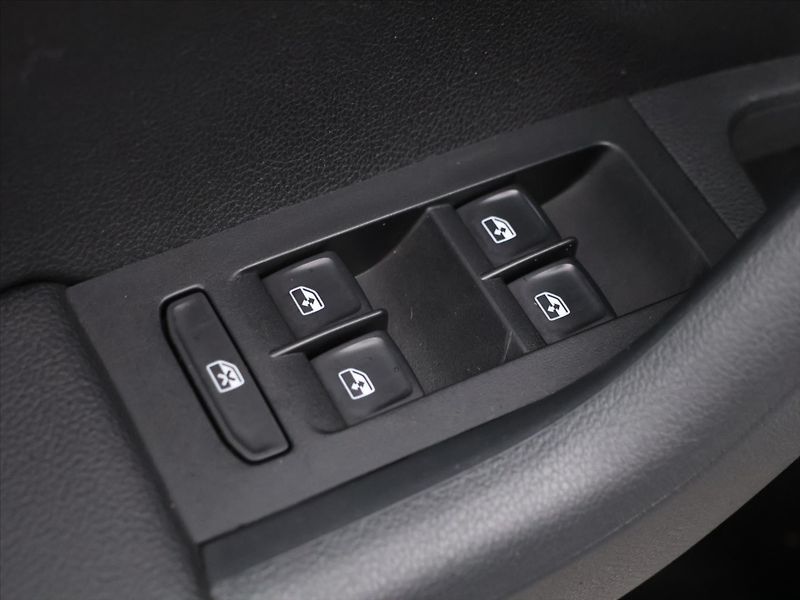 Škoda Octavia 1,4 TSI 110kW Style Aut.klima - fotka 15 z 27