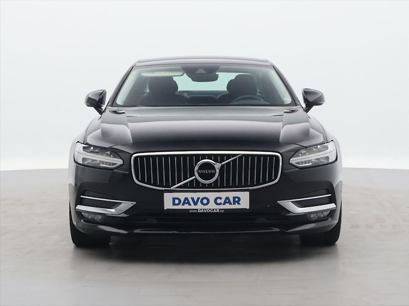 Volvo S90 2.0 D4 140kW CZ Inscription - fotka 2 z 29