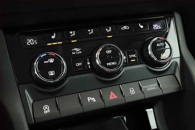 Škoda Karoq (2024) 1.5 TSI, FRESH - fotka 17 z 22