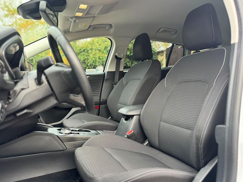 Ford Focus 1.5 TITAN. ČR 1.MAJ NEBOURÁNO - fotka 14 z 29