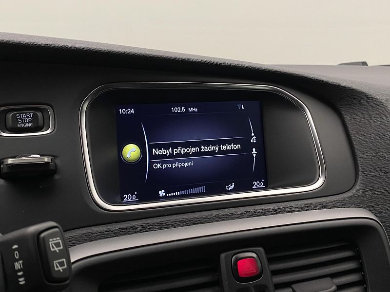 Volvo V40 T2 MOMENTUM  - fotka 37 z 39