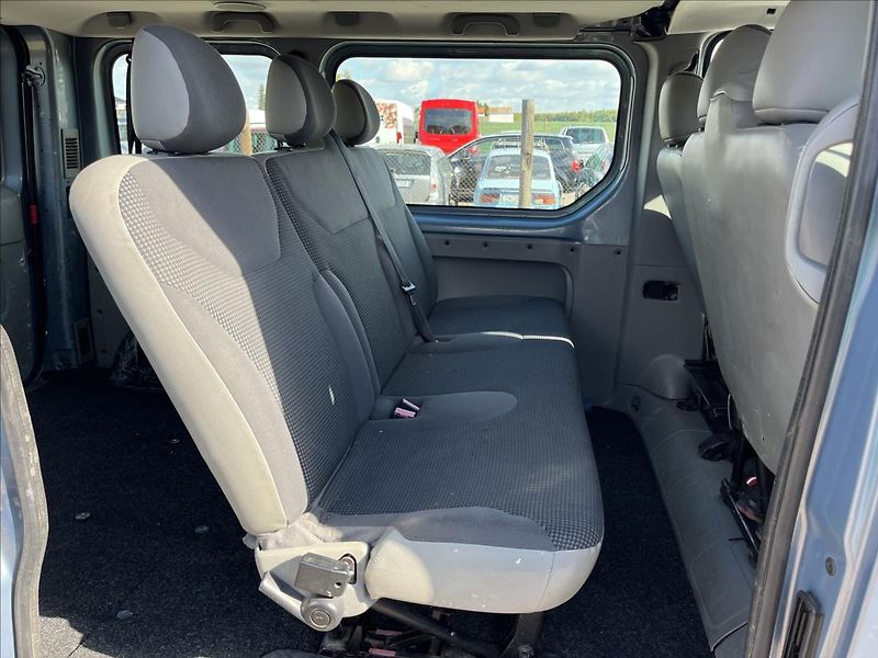 Opel Vivaro 2,5 CDTi 9.MÍST ROZVODY TAŽNÉ - fotka 13 z 37