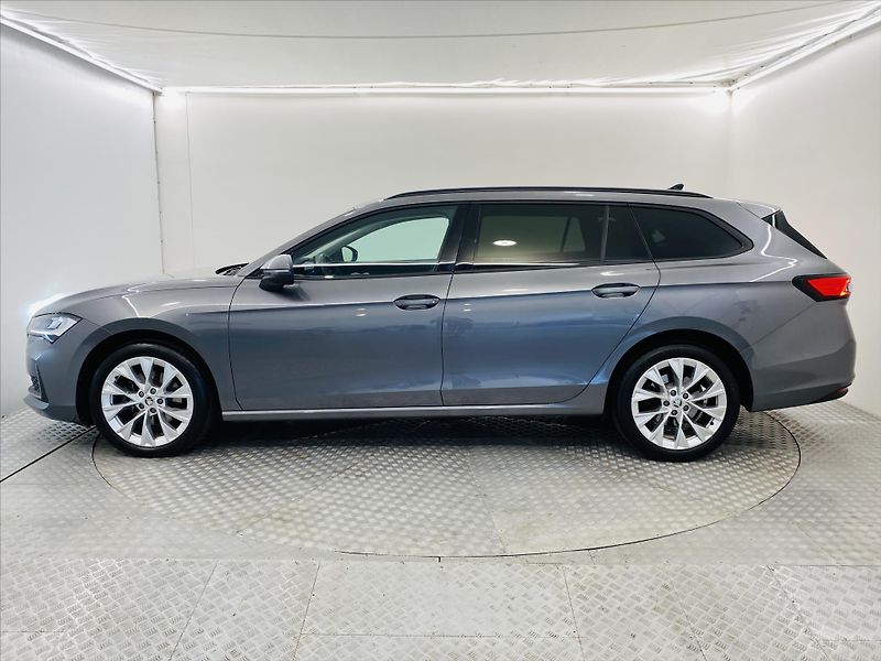 Škoda Superb 2,0 TDI 110kW DSG Selection - fotka 3 z 30
