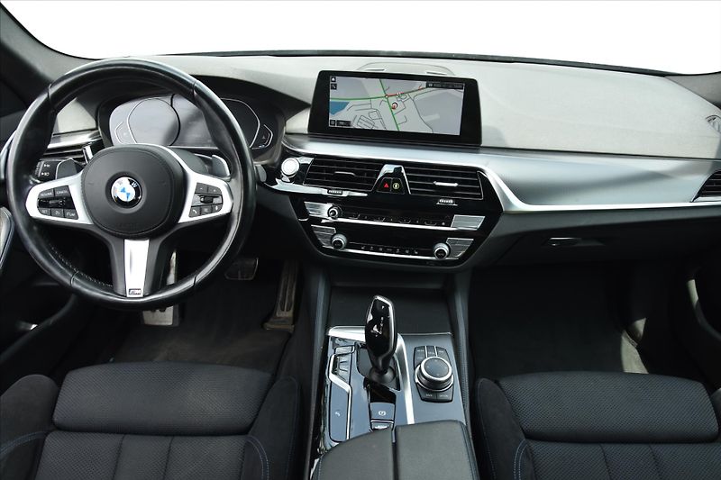 BMW Řada 5 520d xDrive M PAKET DPH ČR - fotka 14 z 30
