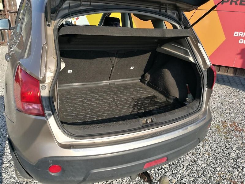 Nissan Qashqai 1,5 dCi - fotka 13 z 15