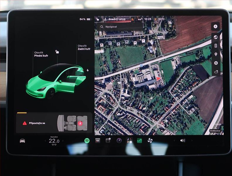 Tesla Model 3 (2019) Long Range 4WD 78kWh, SoH 75% - fotka 12 z 26