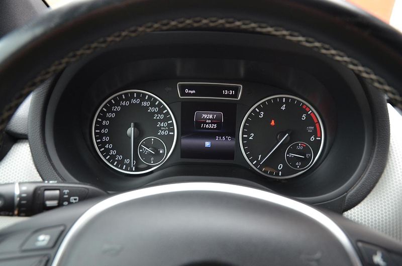 Mercedes-Benz Třídy B (2014) B 180 CDi / NAVI / Bi-XENON - fotka 26 z 33