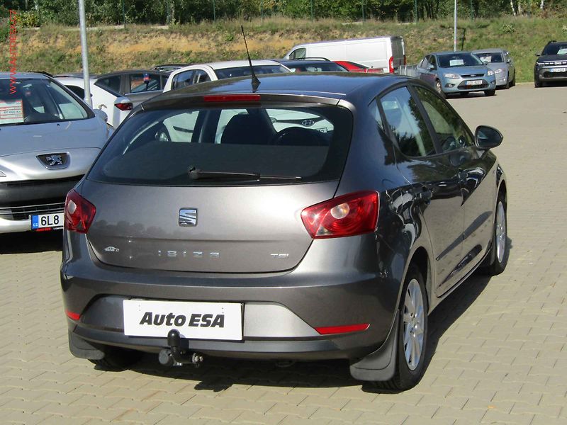 Seat Ibiza (2016) 1.2i, 2.maj,ČR, Xenon, AC, TZ - fotka 4 z 16