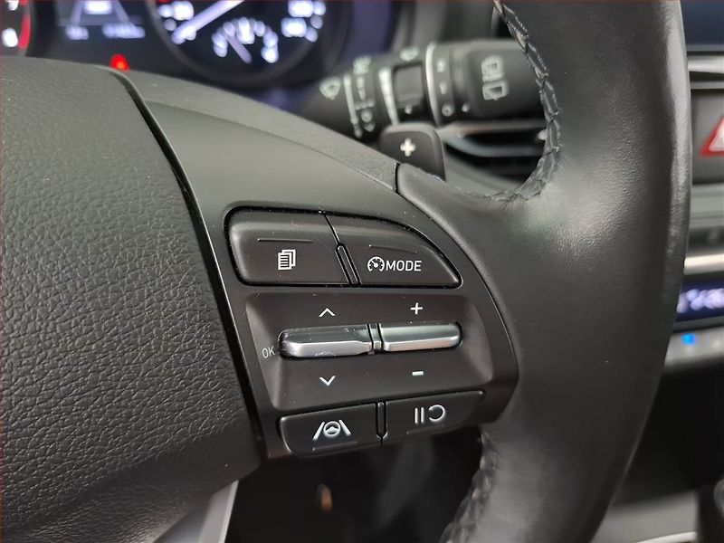 Hyundai i30 (2021) Smart 1.0 T-GDI, Automat - fotka 20 z 21