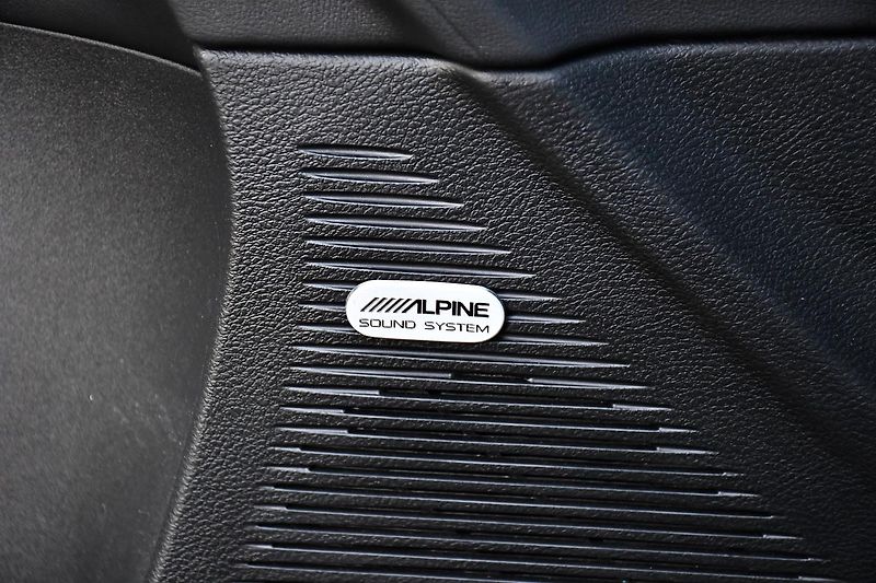 Dodge Challenger 5.7 V8 HEMI - fotka 34 z 41