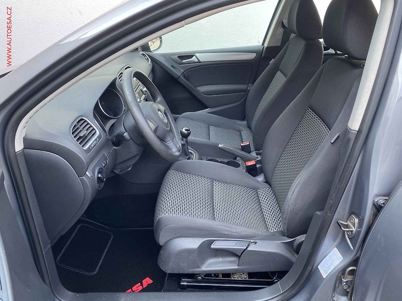 Volkswagen Golf (2009) 1.4 i, Trendline, TZ - fotka 9 z 16