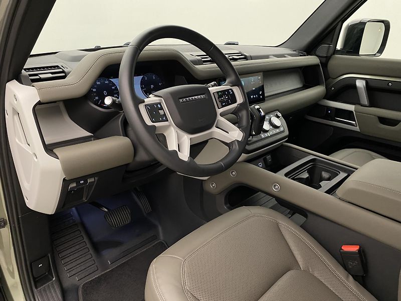 Land Rover Defender D250 X-DYNAMIC SE AWD AUT - fotka 4 z 48