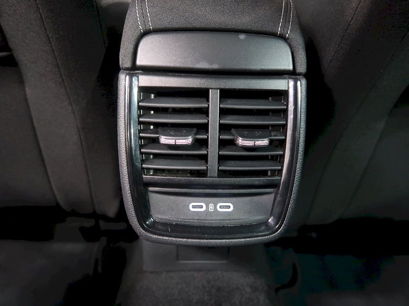 Škoda Kamiq (2026) SELECTION 1.0TSI 85KW - fotka 38 z 40