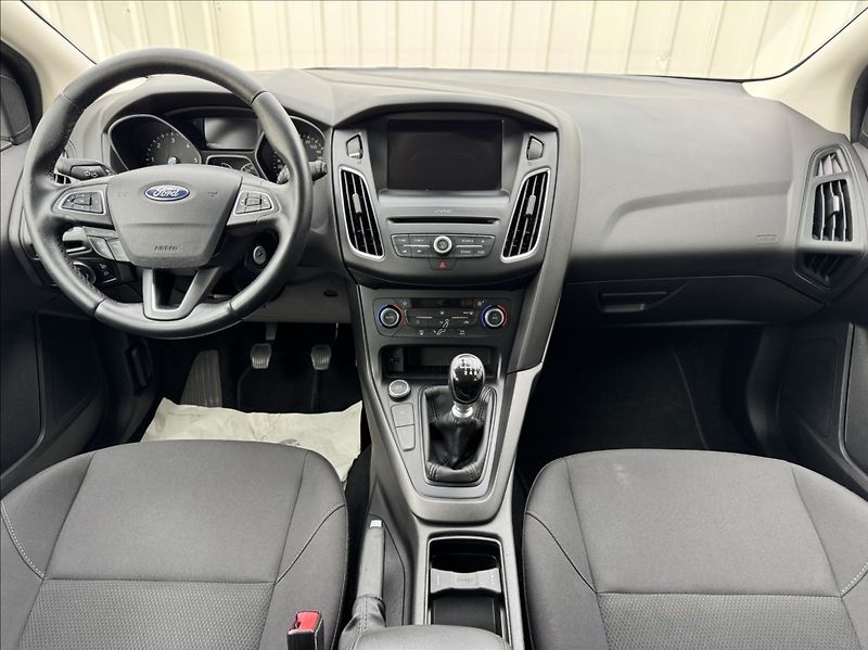 Ford Focus 1,5 TDCi 77kW NAVIGACE - fotka 26 z 50