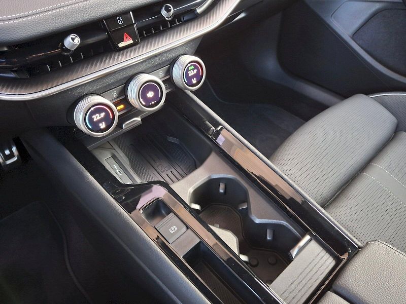 Škoda Superb (2025) Combi iV SportLine DSG 1,5TSi - fotka 31 z 35