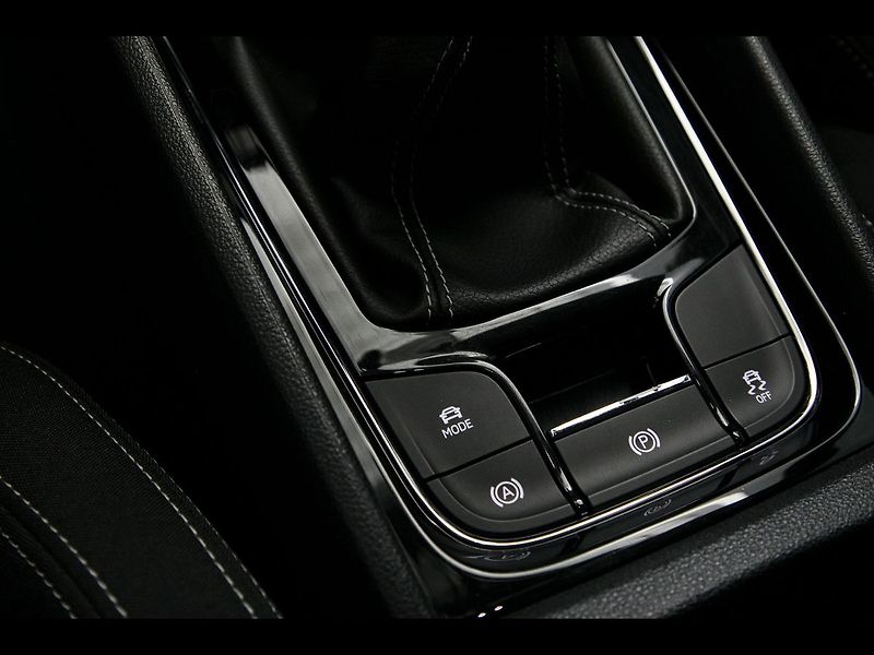 Škoda Karoq 1.5TSI 110kW Sportline Tažné - fotka 21 z 36