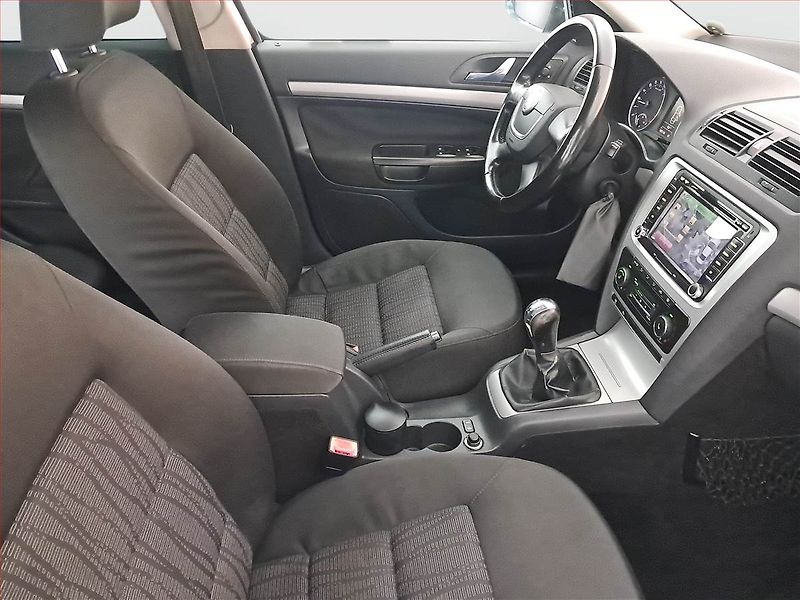 Škoda Octavia (2008) 1.9 TDI DPF, Tempomat - fotka 9 z 15