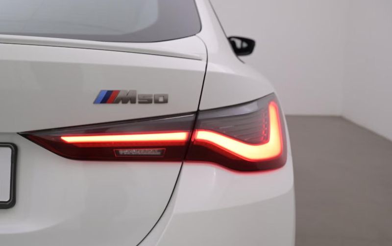BMW i4 M50 xDrive Head Up Display - fotka 21 z 24