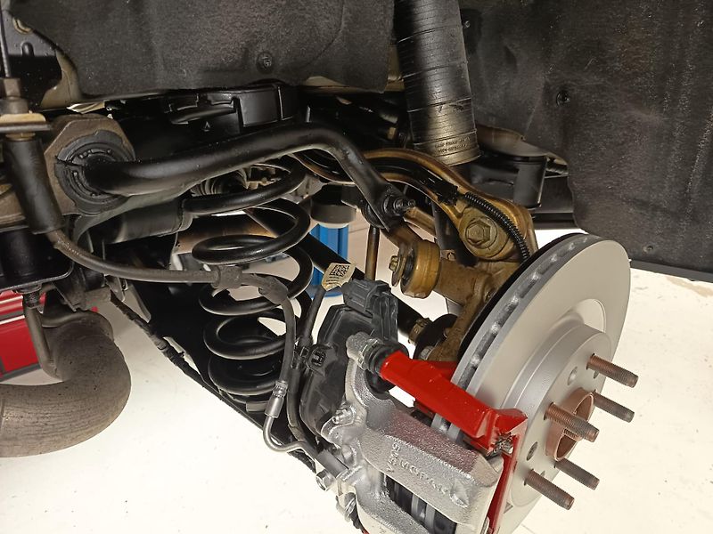 Jeep Grand Cherokee (2021) 3,6L 4x4 LIMITED L, REZERVACE - fotka 39 z 49
