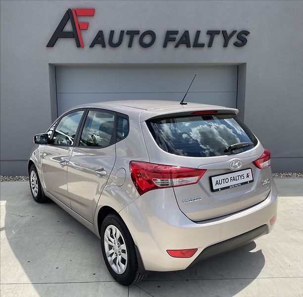 Hyundai ix20 1,6 i 91KW ČR.8TIS KM 1.MAJ. - fotka 5 z 23