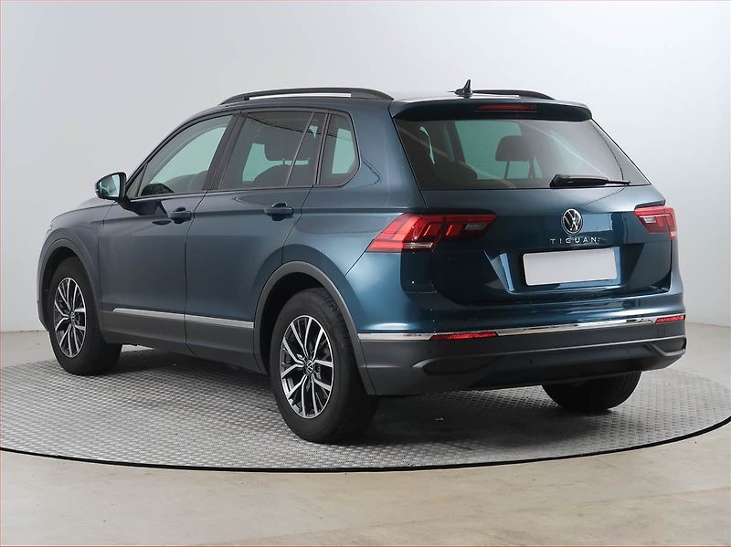 Volkswagen Tiguan (2022) 1.5 TSI - fotka 4 z 17